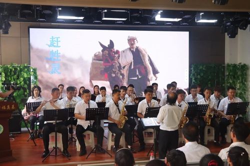 高雅藝術潤童心，管樂之聲傳校園——榆林學院管樂團走進高新二小藝術交流活動側(cè)記